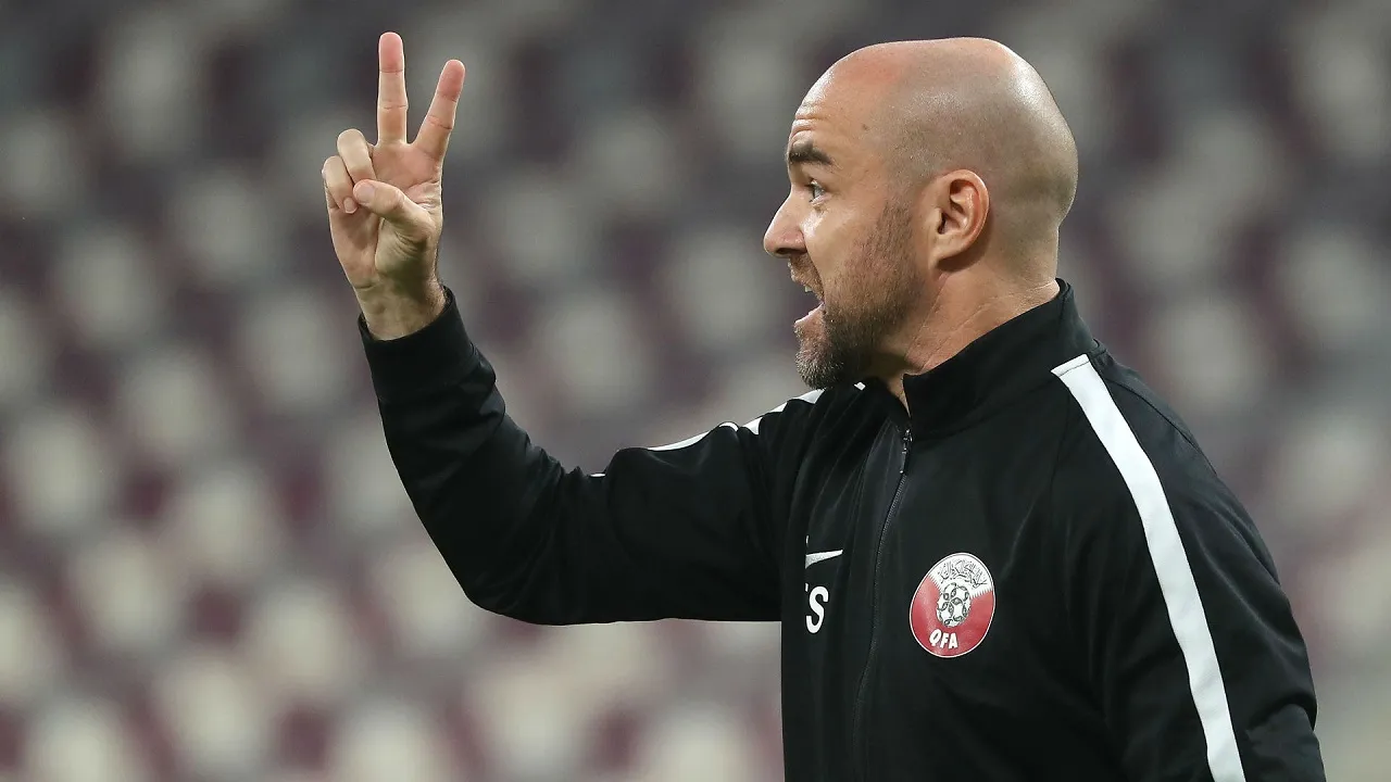 جنسية مدرب منتخب قطر في كاس العالم 2022